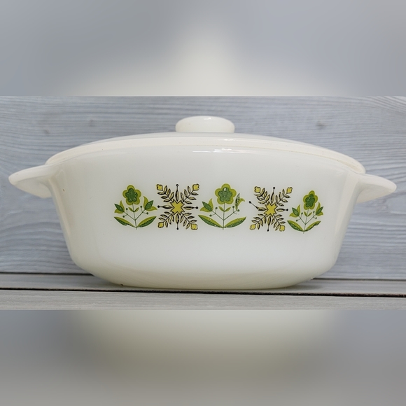 Vintage Anchor Hocking Fire King Green Meadows Round Casserole 1 Quart with Lid - Picture 5 of 9